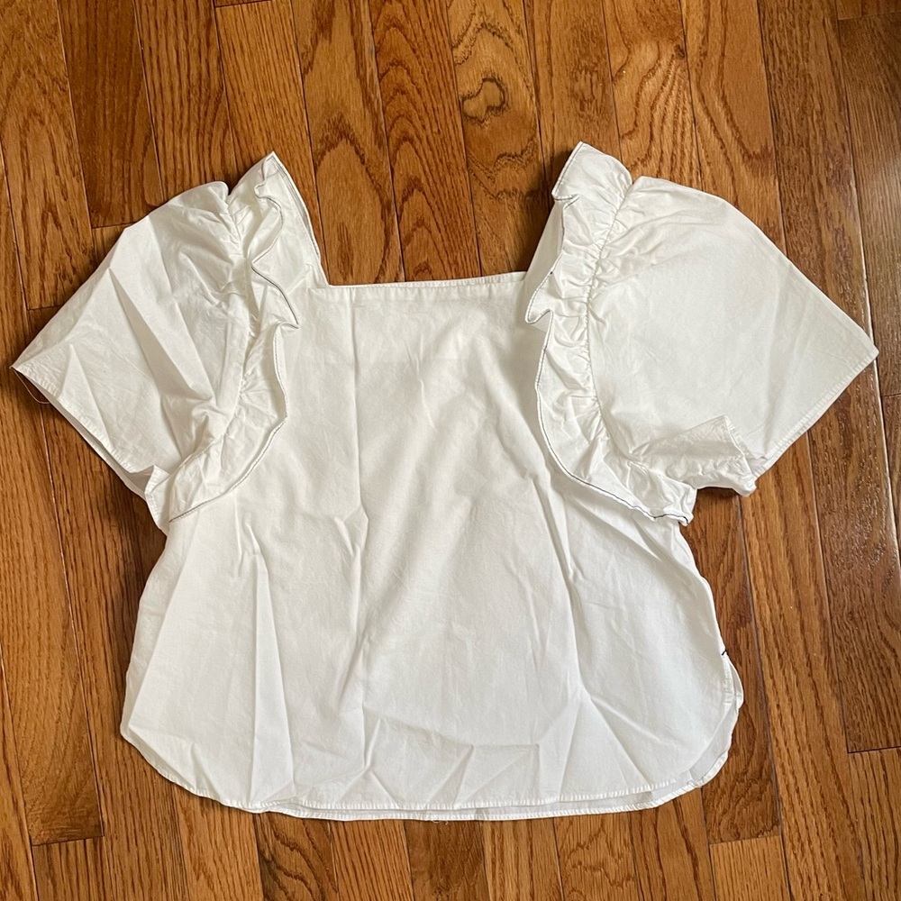 Puffer sleeves top